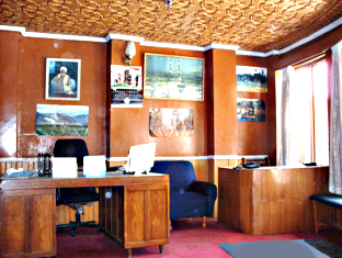 Aziz Hotel ศรีนาการ์ ภายนอก รูปภาพ